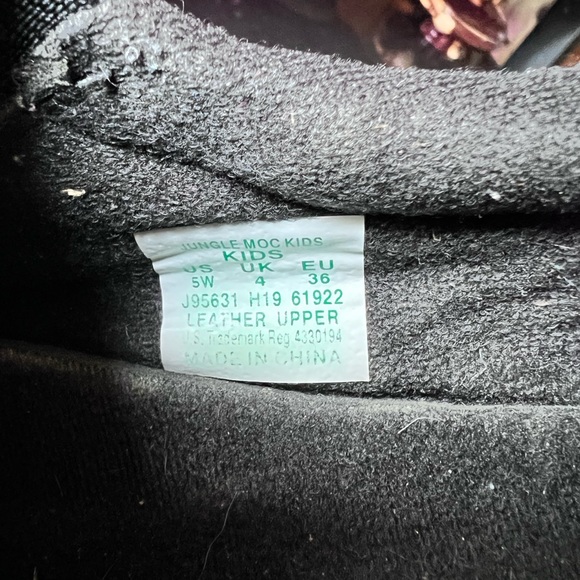 Merrell Jungle Moc Slip On Shoes in Black Suede Leather kids size 5. - Picture 7 of 17